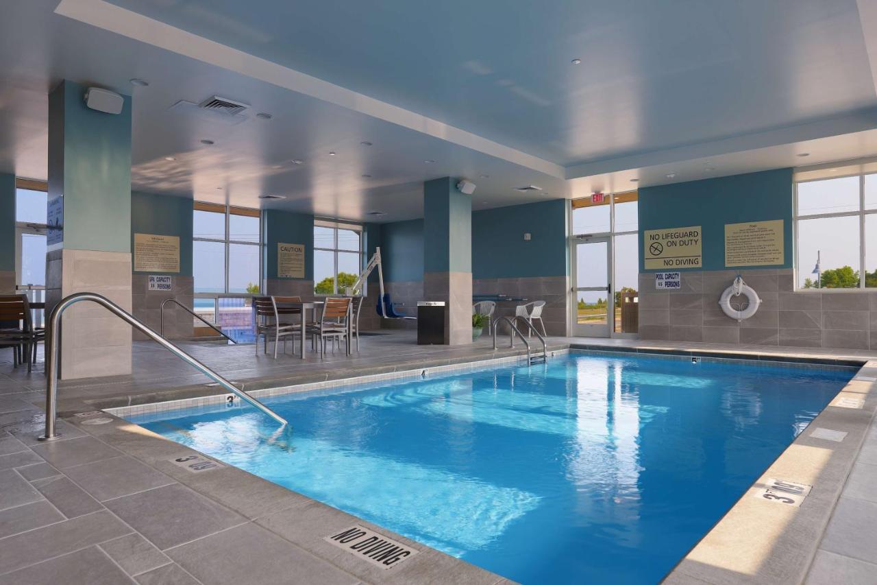 Hampton Inn & Suites Manistee, Mi Exterior photo