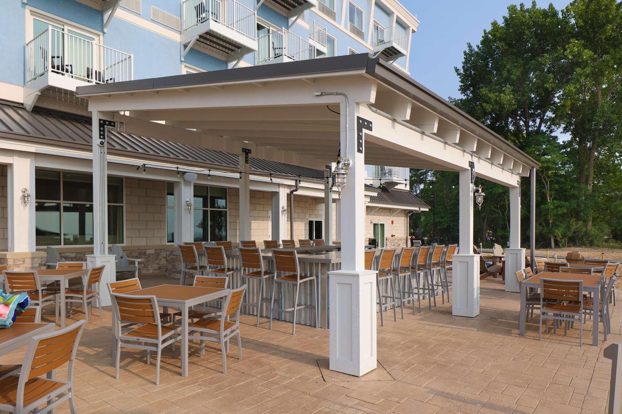 Hampton Inn & Suites Manistee, Mi Exterior photo